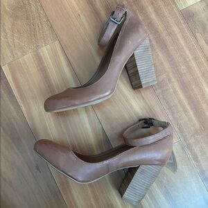 Crown Vintage block heels